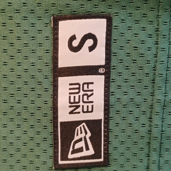 NEW! Edmonton Eskimos CFL Jersey si!e small 5341 - Picture 4 of 7